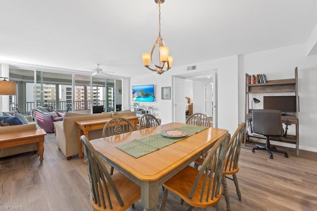 21 Bluebill Ave B905, Naples, FL 34108-19