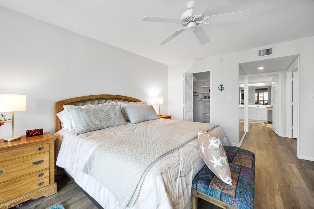 21 Bluebill Ave B905, Naples, FL 34108-30