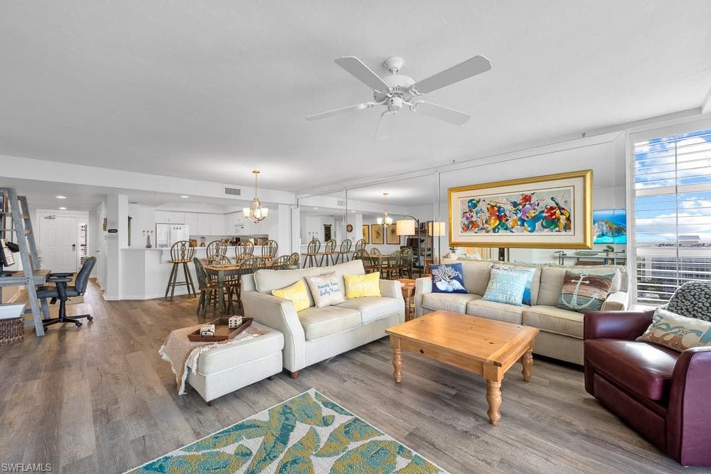 21 Bluebill Ave B905, Naples, FL 34108-32