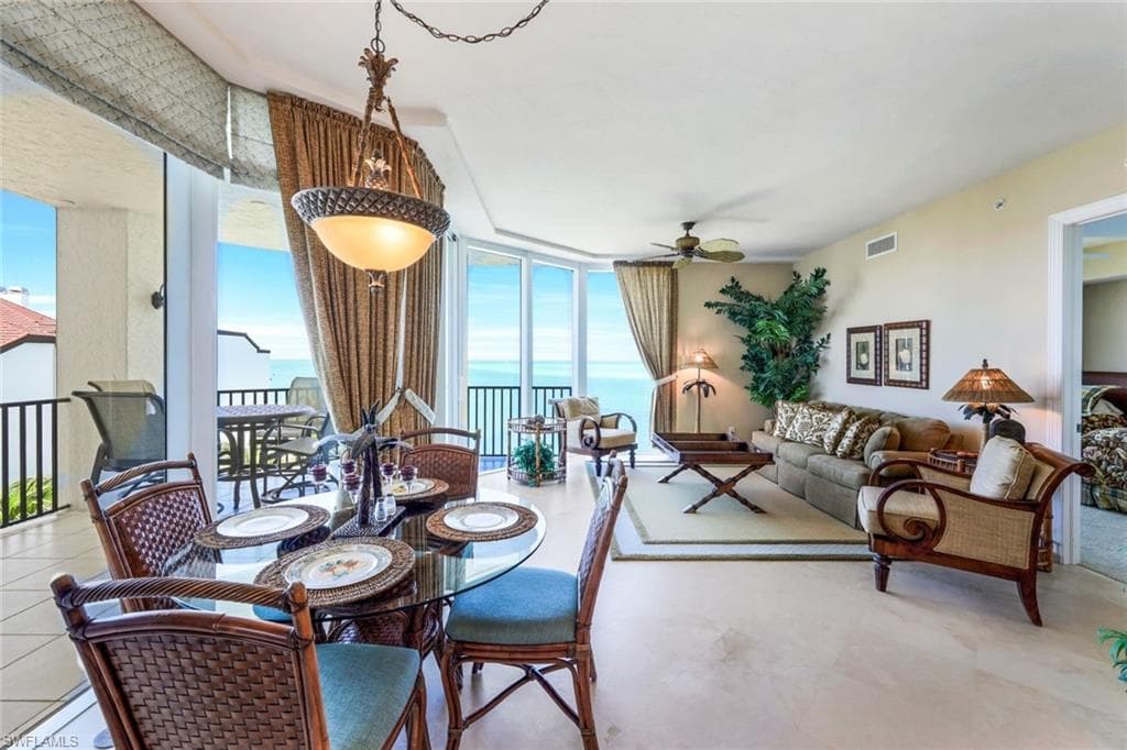 700 La Peninsula Blvd 401, Naples, FL 34113-17