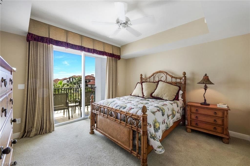 700 La Peninsula Blvd 401, Naples, FL 34113-28