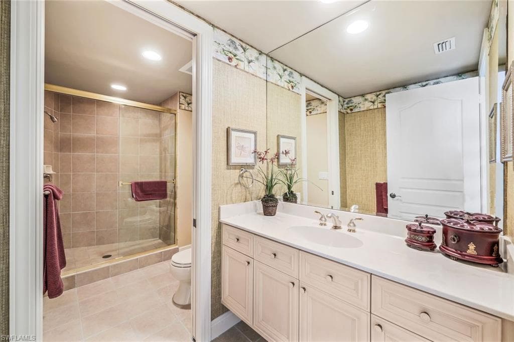 700 La Peninsula Blvd 401, Naples, FL 34113-30