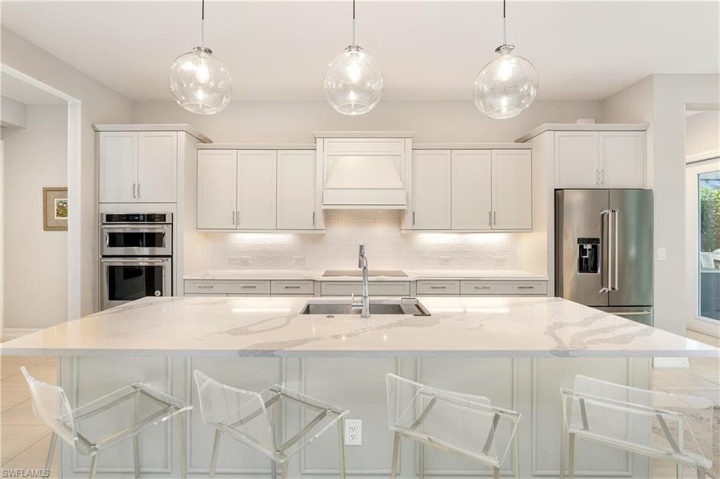 14464 Neptune Ave, Naples, FL 34114-11