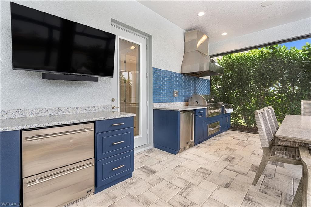 14464 Neptune Ave, Naples, FL 34114-24