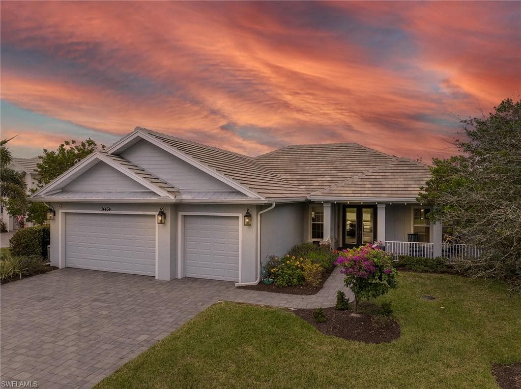 14464 Neptune Ave, Naples, FL 34114-2