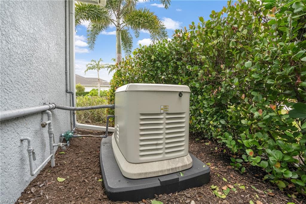 14464 Neptune Ave, Naples, FL 34114-45
