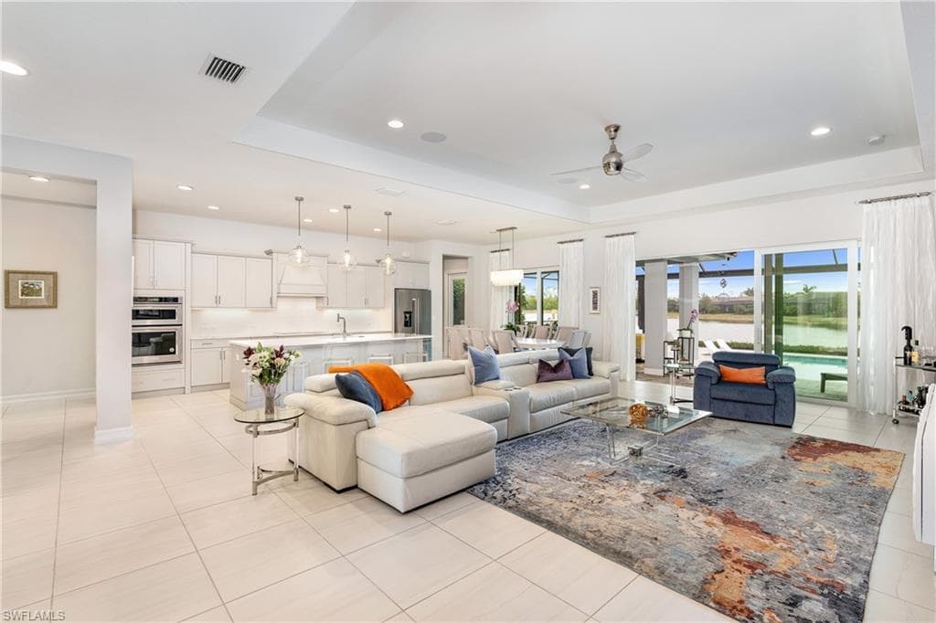 14464 Neptune Ave, Naples, FL 34114-5