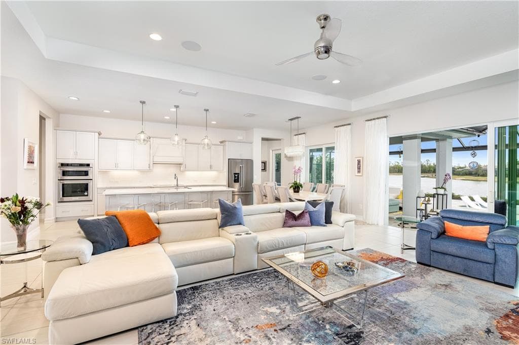 14464 Neptune Ave, Naples, FL 34114-6