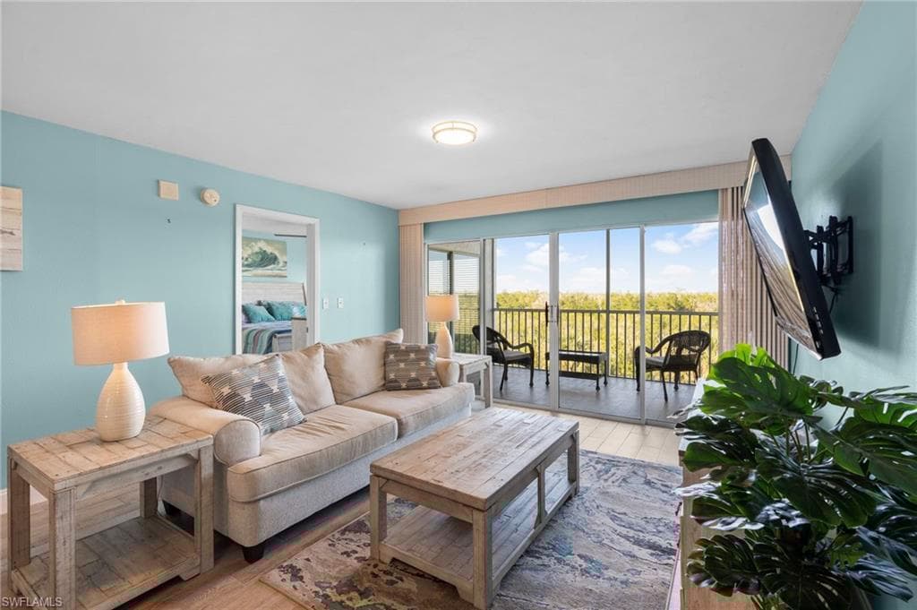200 Stevens Landing Dr B305, Marco Island, FL 34145-5