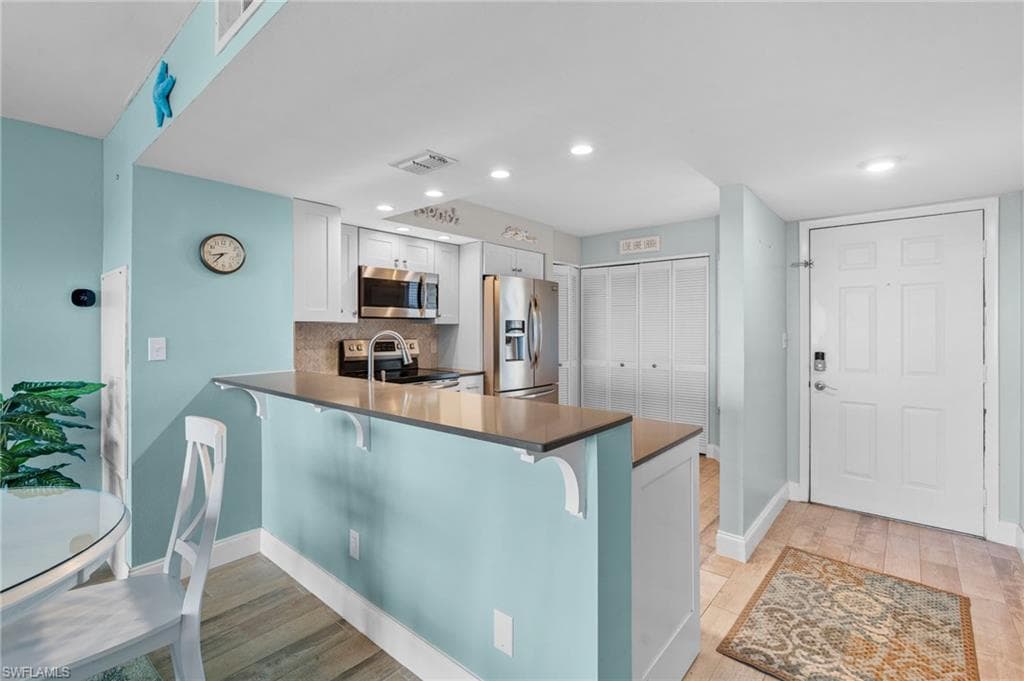 200 Stevens Landing Dr B305, Marco Island, FL 34145-8