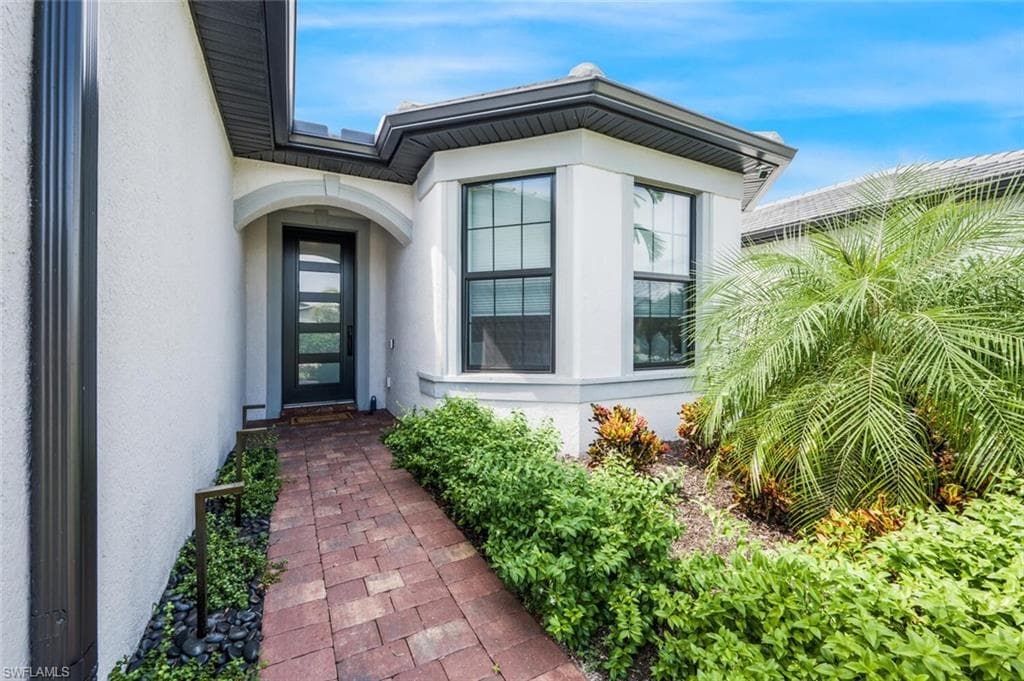 6754 Pennyroyal Dr, Naples, FL 34114-5
