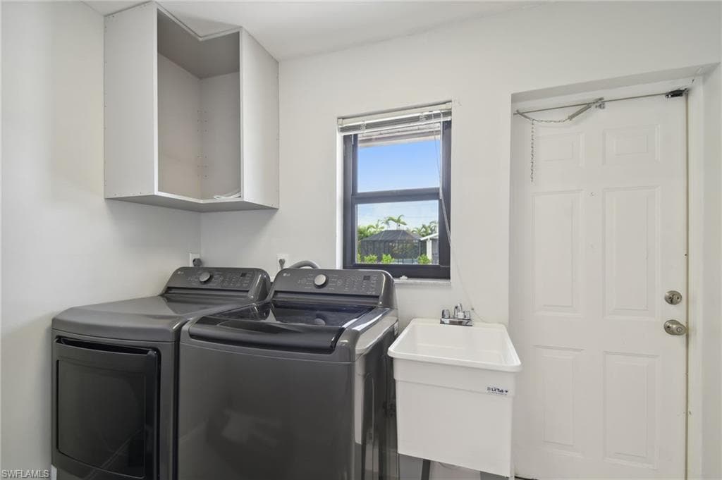 1101 51st Ter, Cape Coral, FL 33914-37
