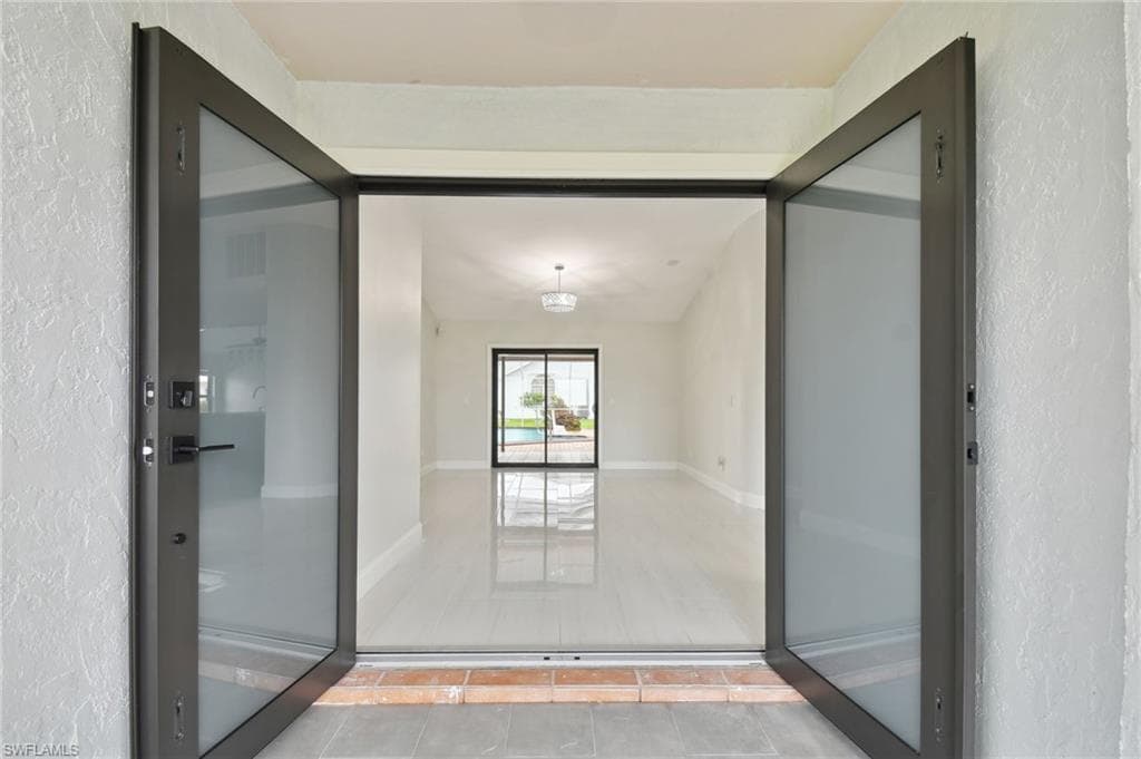 1101 51st Ter, Cape Coral, FL 33914-8