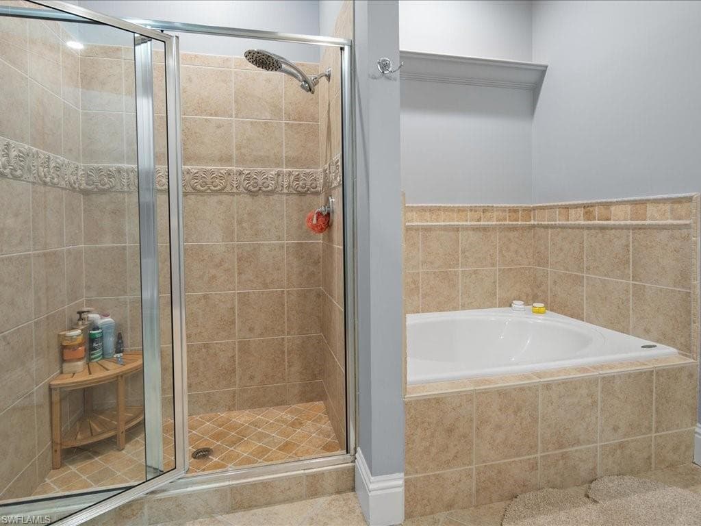 6743 Old Banyan Way, Naples, FL 34109-18