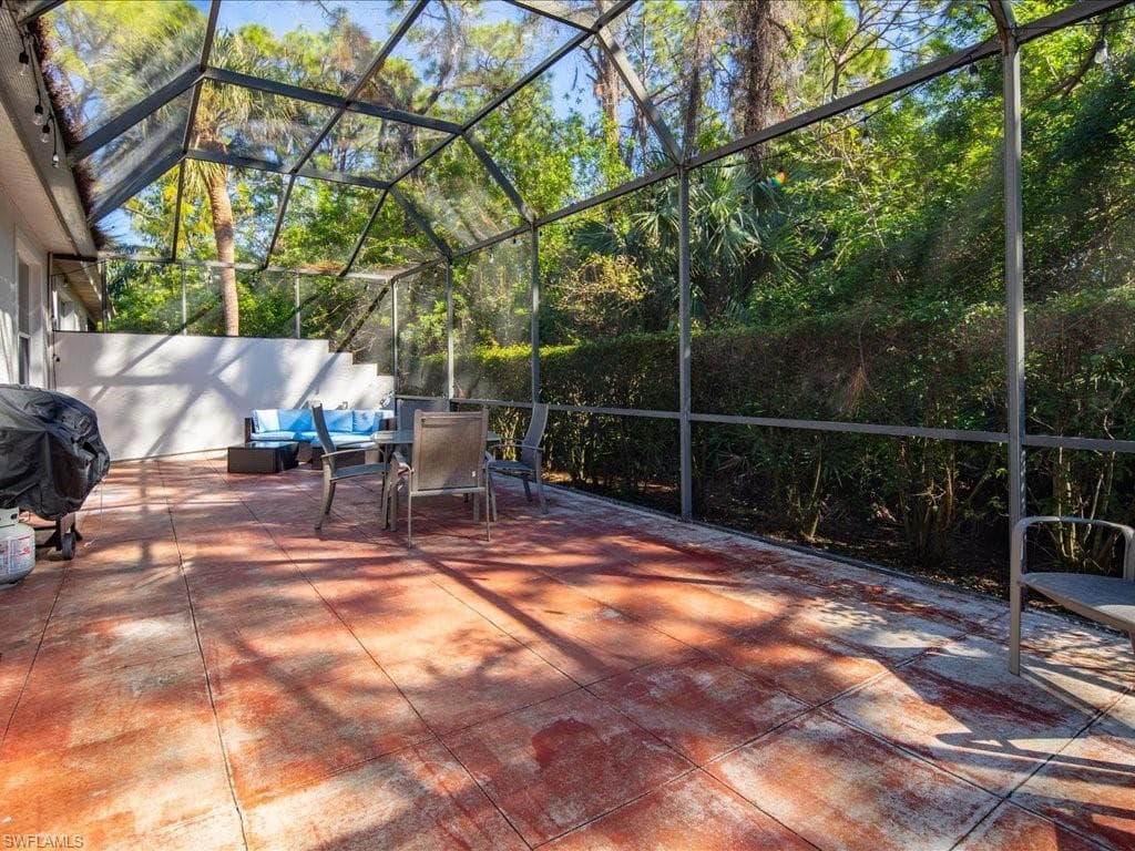 6743 Old Banyan Way, Naples, FL 34109-27