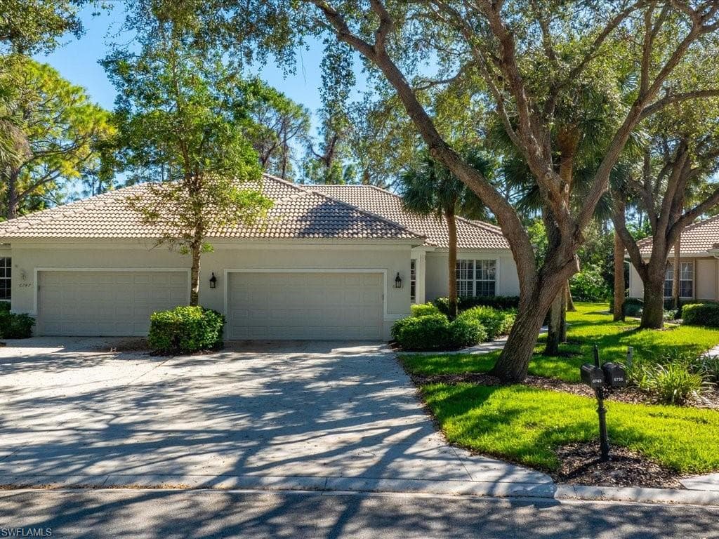 6743 Old Banyan Way, Naples, FL 34109-34
