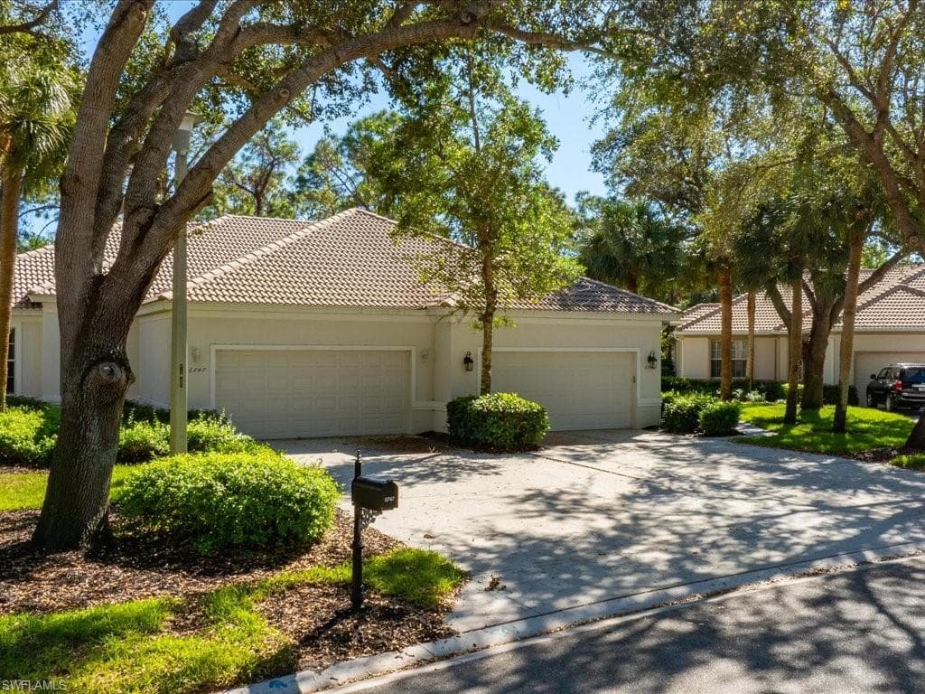6743 Old Banyan Way, Naples, FL 34109-35