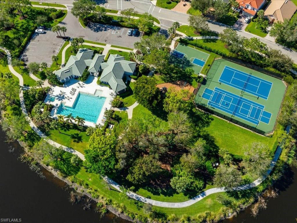 6743 Old Banyan Way, Naples, FL 34109-39