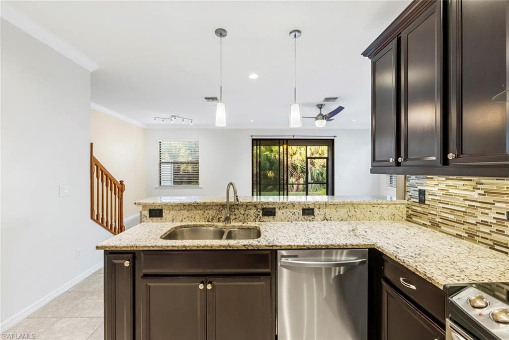 15320 Summit Place Cir, Naples, FL 34119-14