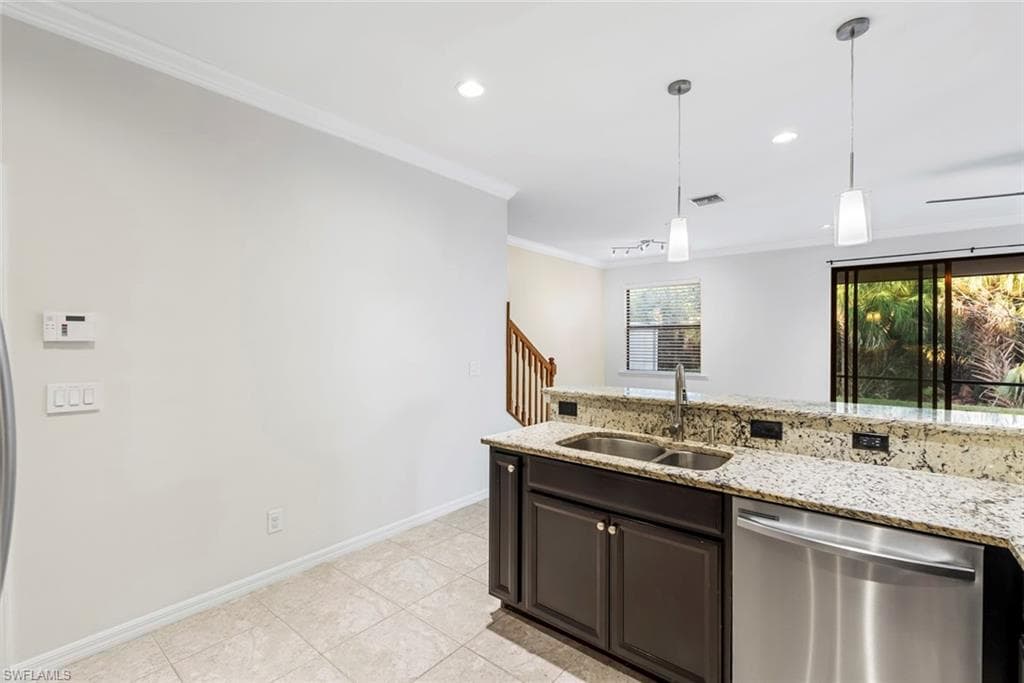 15320 Summit Place Cir, Naples, FL 34119-15