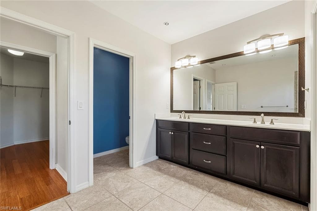 15320 Summit Place Cir, Naples, FL 34119-25