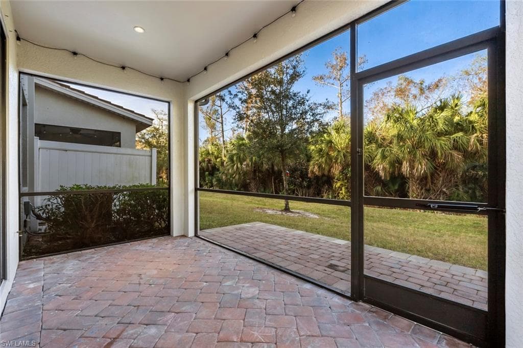 15320 Summit Place Cir, Naples, FL 34119-34