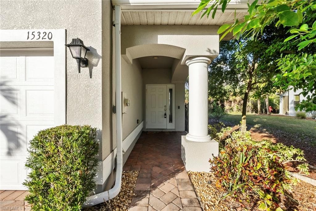 15320 Summit Place Cir, Naples, FL 34119-38