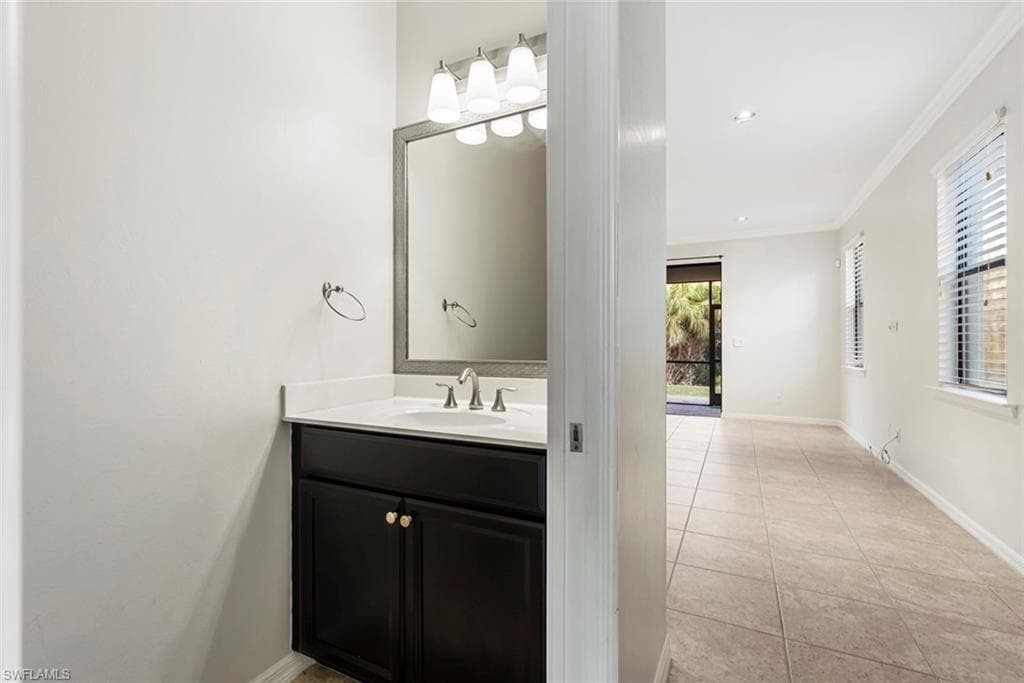15320 Summit Place Cir, Naples, FL 34119-3