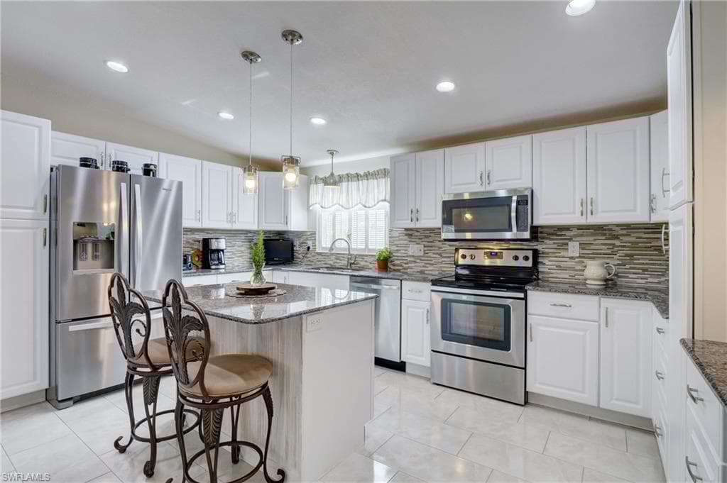 1759 Beverly Dr, Naples, FL 34114-4