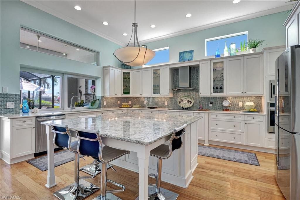 5046 Martinique Dr, Naples, FL 34113-15