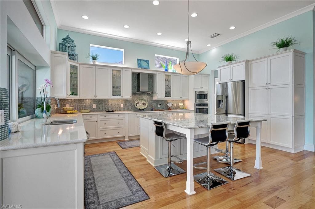 5046 Martinique Dr, Naples, FL 34113-17