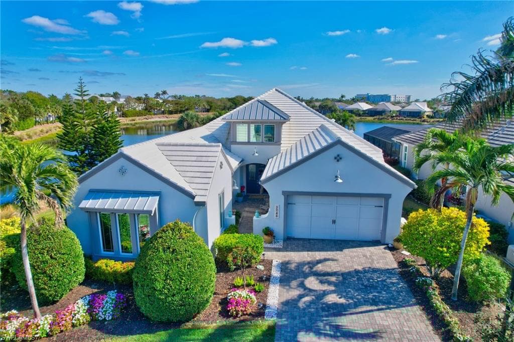 5046 Martinique Dr, Naples, FL 34113-1