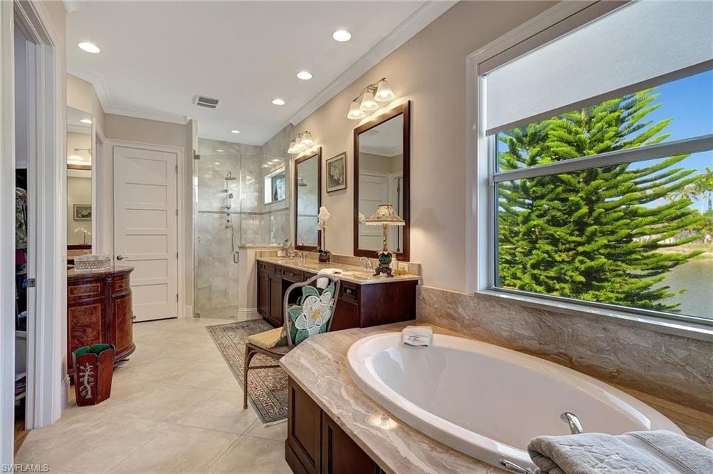 5046 Martinique Dr, Naples, FL 34113-24
