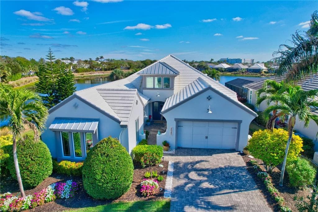 5046 Martinique Dr, Naples, FL 34113-2
