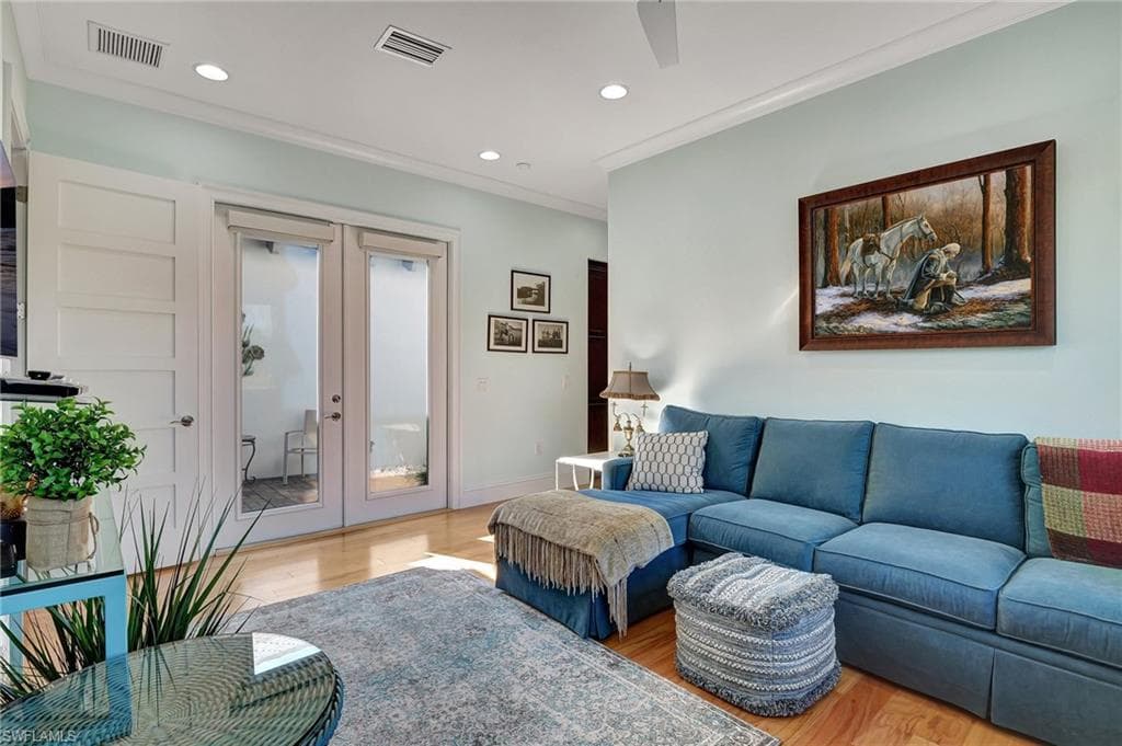 5046 Martinique Dr, Naples, FL 34113-30