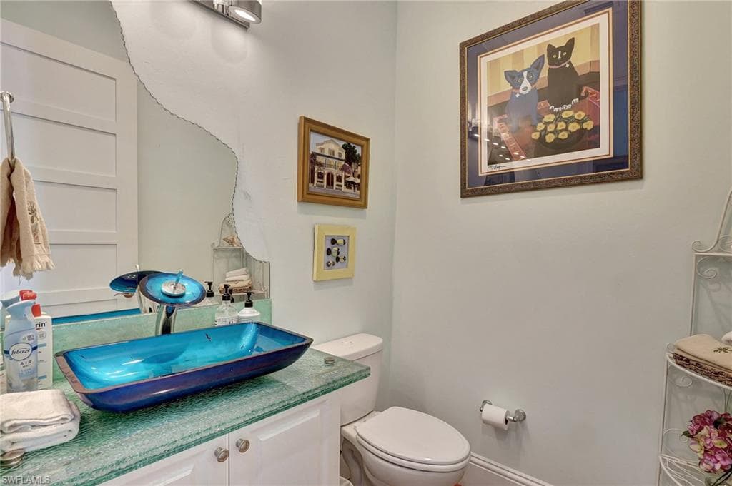 5046 Martinique Dr, Naples, FL 34113-36
