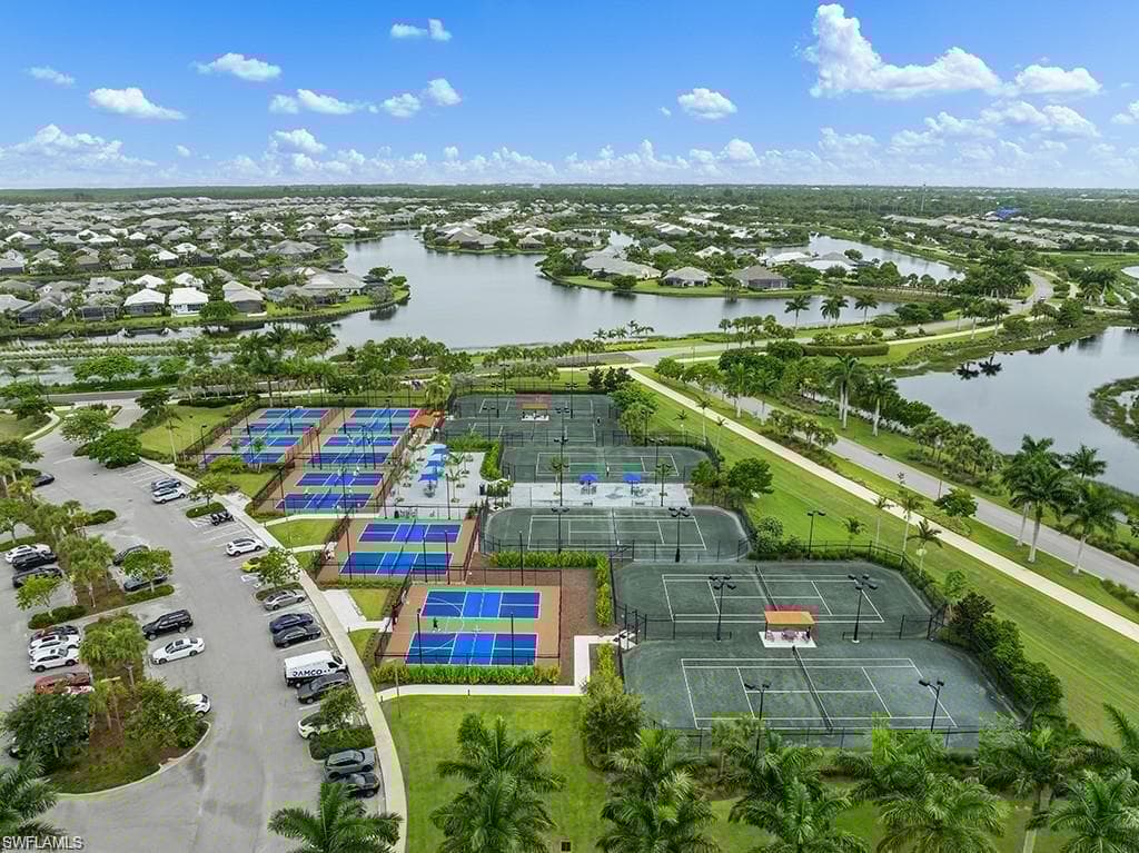 5046 Martinique Dr, Naples, FL 34113-40
