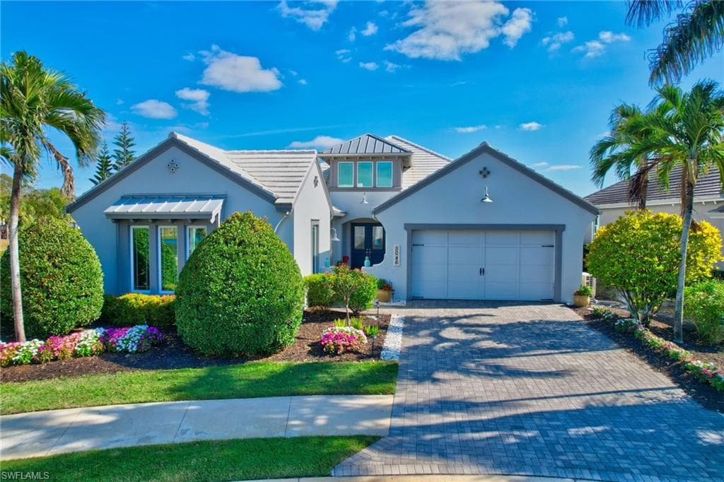 5046 Martinique Dr, Naples, FL 34113-41