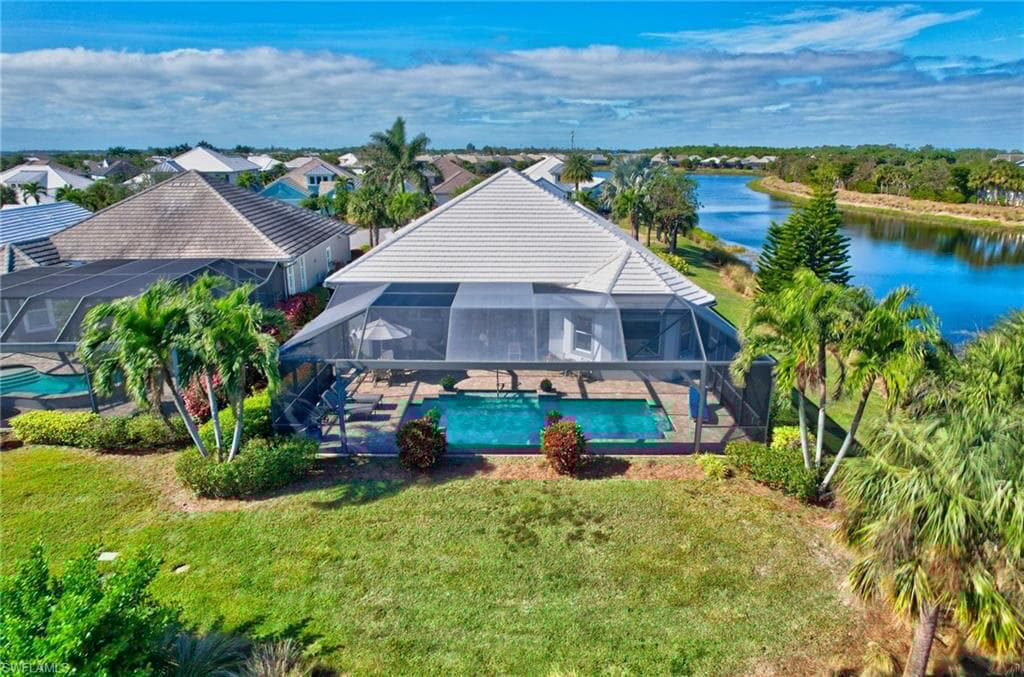 5046 Martinique Dr, Naples, FL 34113-42