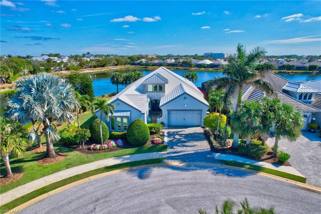 5046 Martinique Dr, Naples, FL 34113-46