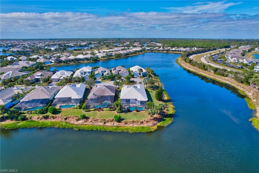 5046 Martinique Dr, Naples, FL 34113-51