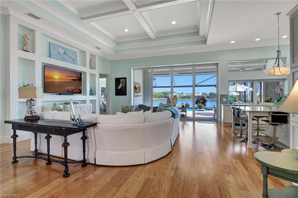 5046 Martinique Dr, Naples, FL 34113-5