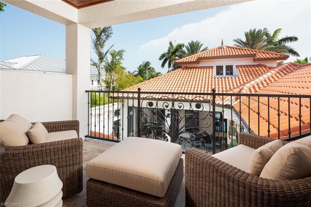 426 13th Ave S, Naples, FL 34102-16