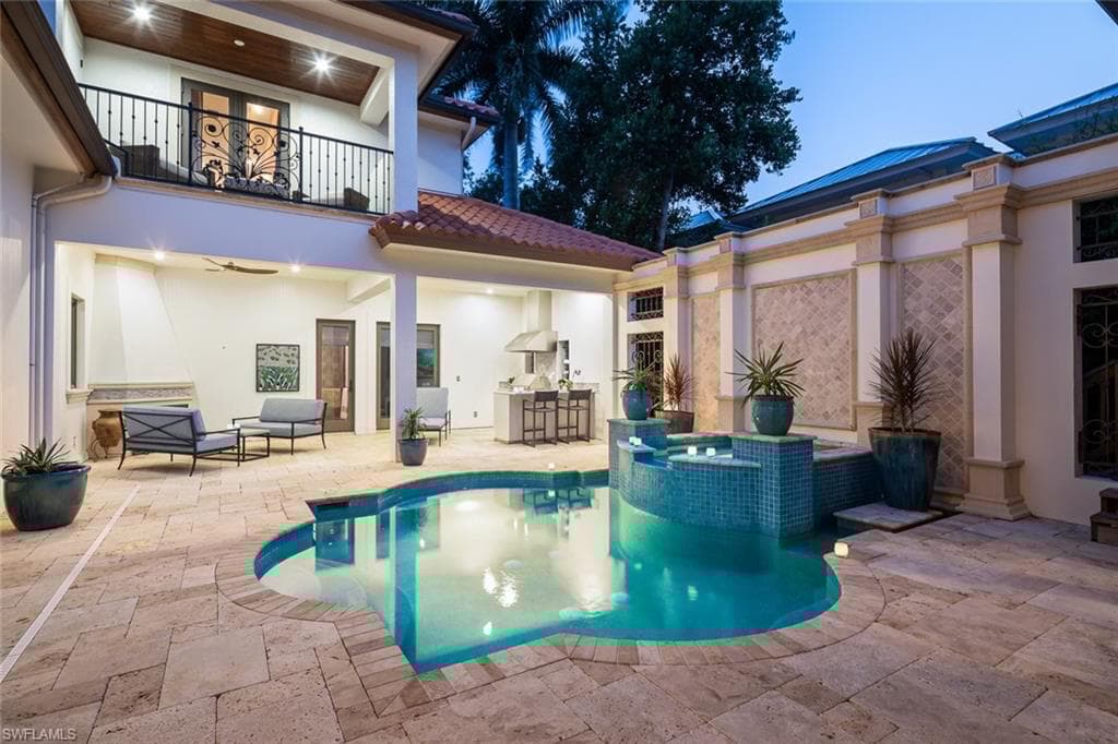426 13th Ave S, Naples, FL 34102-25