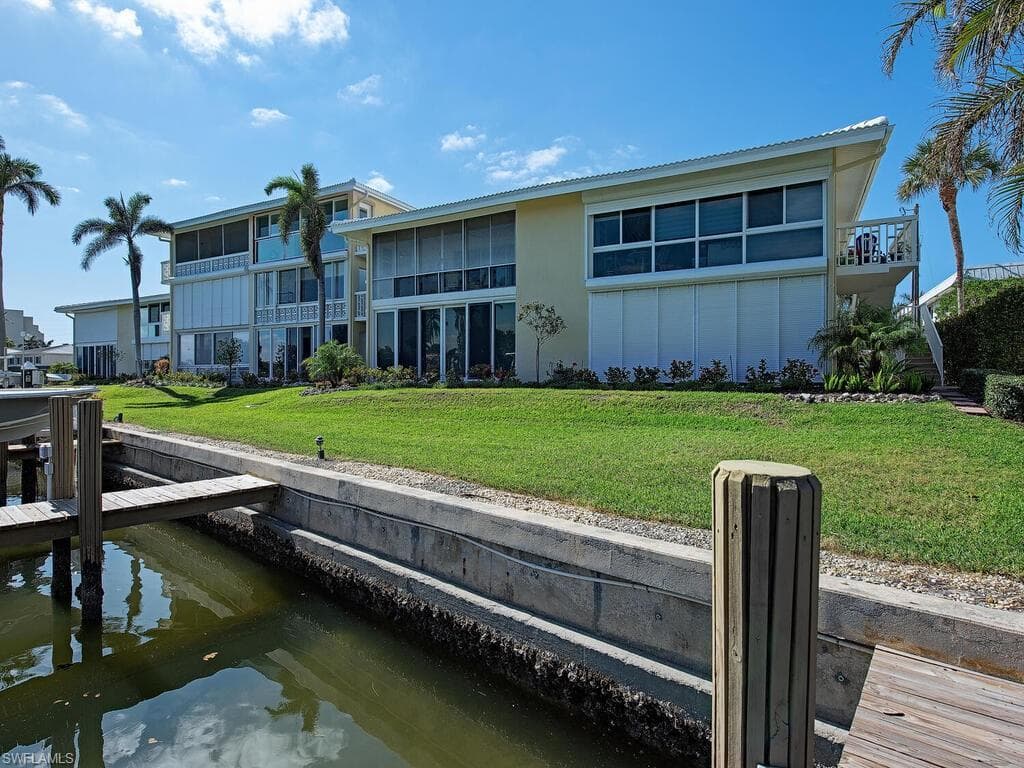 2082 Gulf Shore Blvd N 111, Naples, FL 34102-12