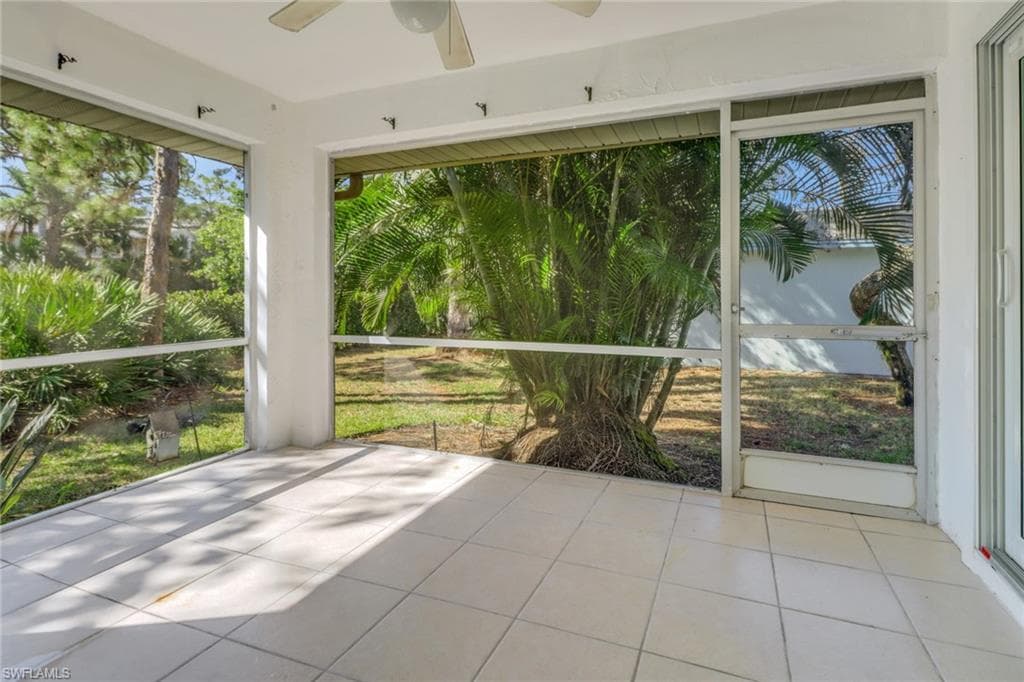 265 Lanchester Ct 39, Naples, FL 34112-22