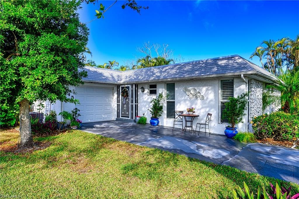 245 Lanchester Ct 41, Naples, FL 34112-15