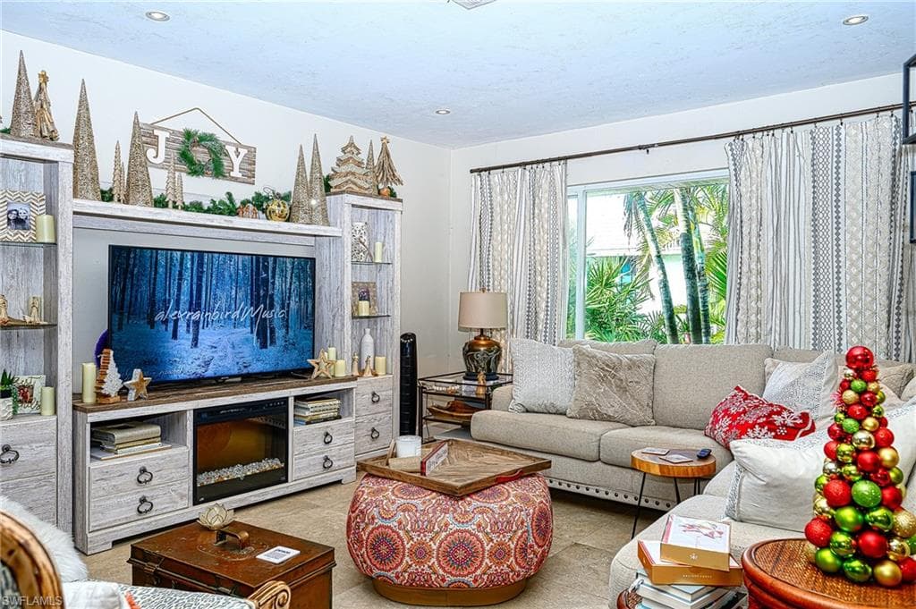 245 Lanchester Ct 41, Naples, FL 34112-4