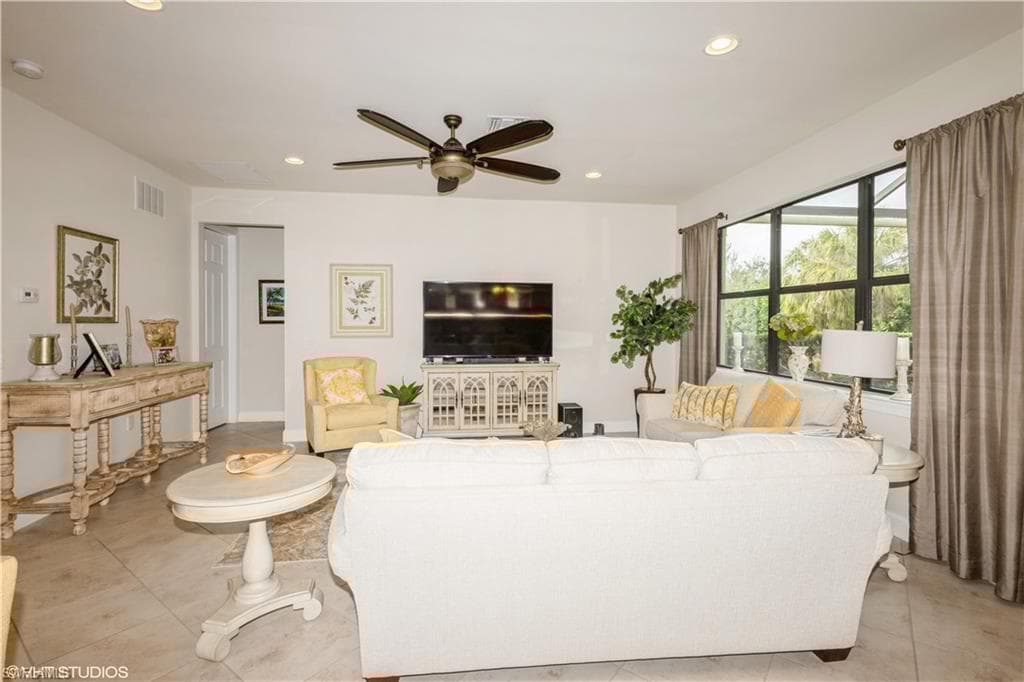 7248 Live Oak Dr, Naples, FL 34114-15