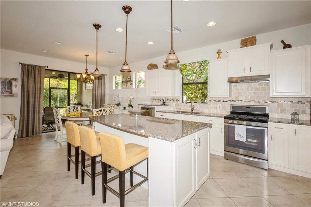 7248 Live Oak Dr, Naples, FL 34114-17